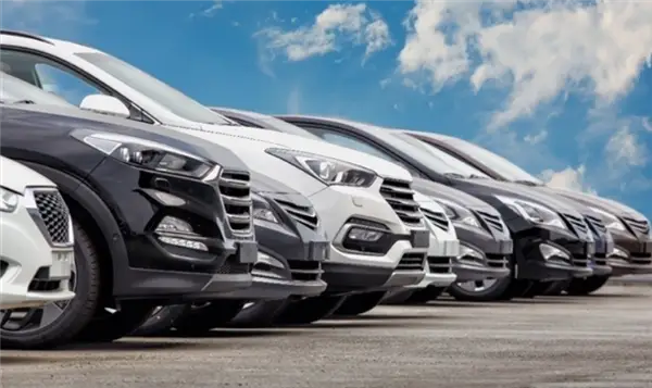 特斯拉小米极氪新车降价像“割韭菜”，二手车商先哭了！ -1