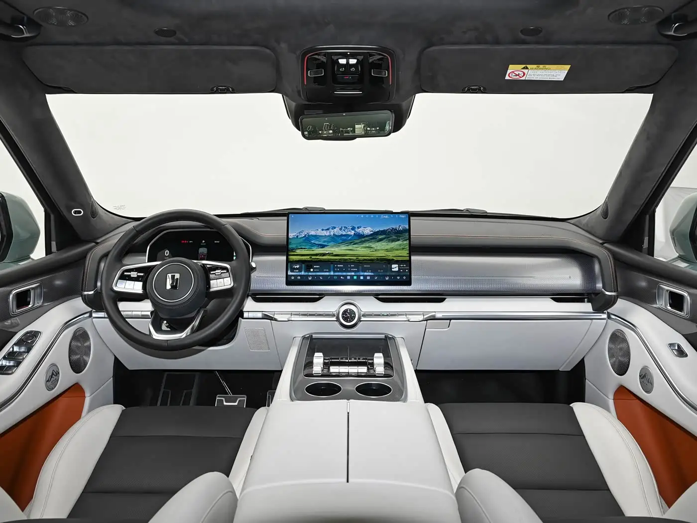 全新坦克700上市：42.8万起，配激光雷达+冰箱+大彩电，硬派越野也能这么豪？ -1