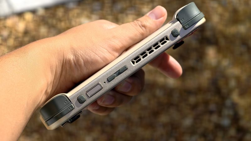 号称安卓掌机之皇？实测后发现两个劝退点 -1