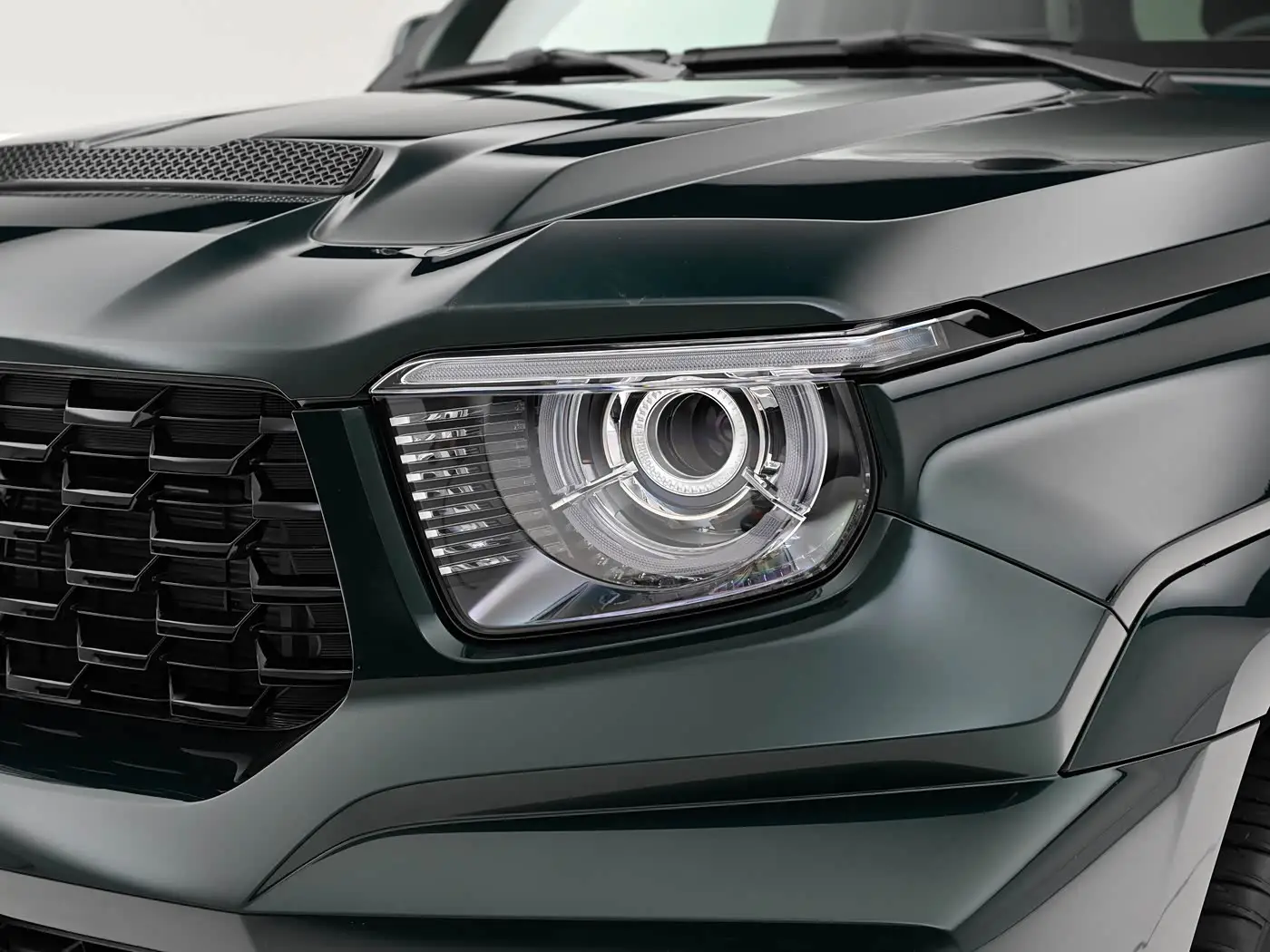 全新坦克700上市：42.8万起，配激光雷达+冰箱+大彩电，硬派越野也能这么豪？ -1