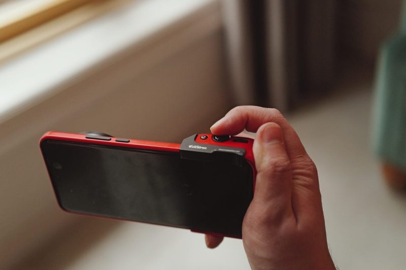 外媒实测小米15 Ultra手机：相机“反向升级”，有点绷不住了 -1